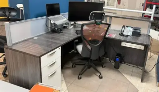 [Clearance-Combo9] Recepción con acrílico, countertop y pedestal.